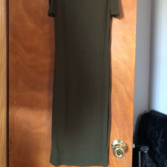 Long green dress - Picture 2 of 3